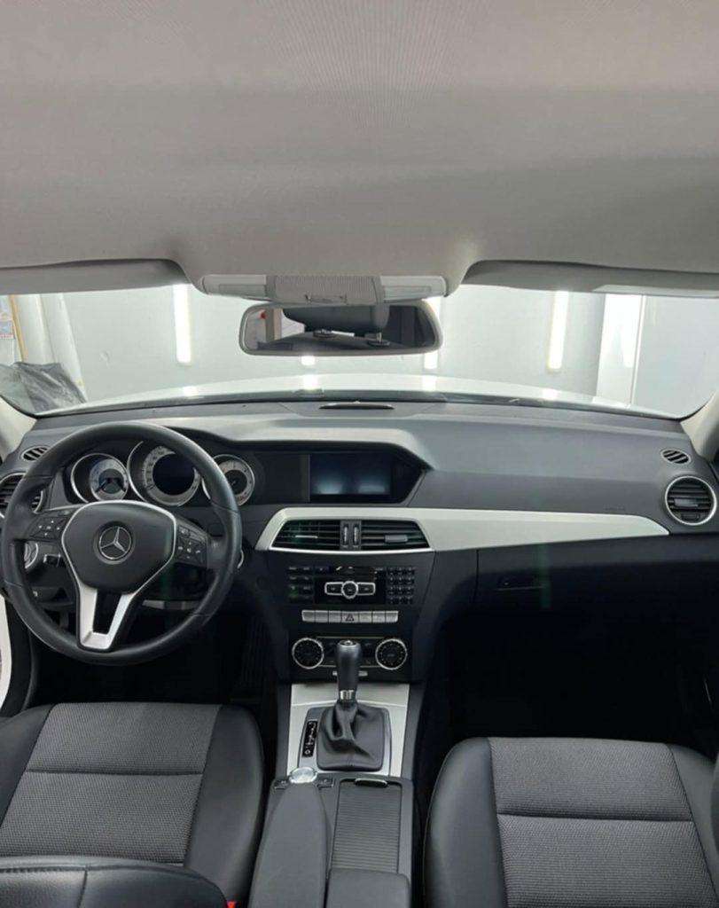 unutrasnjost automobila